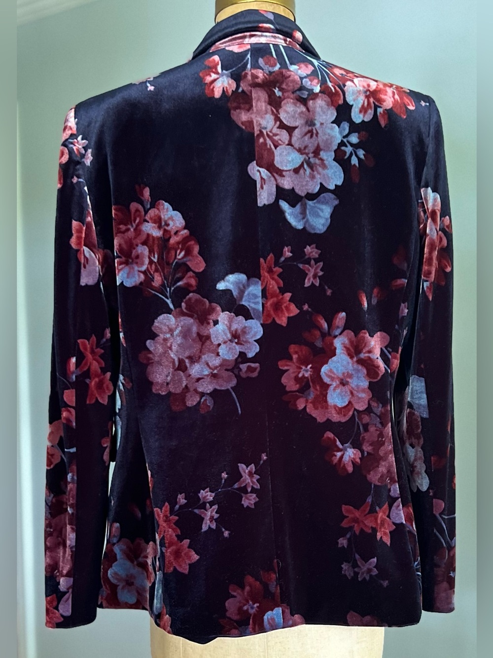 Tahari Velvet Floral Blazer 10 - Picture 3 of 8